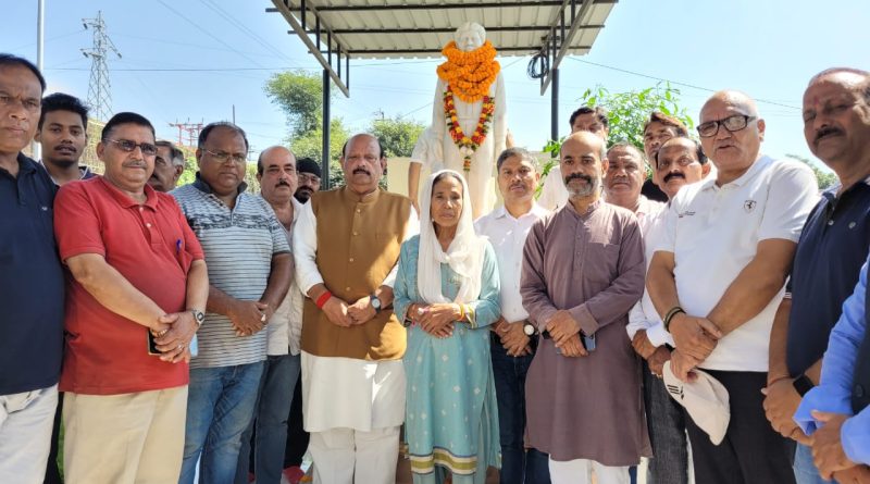 करनपुर गोलीकांड के शहीद राजेश रावत को किया याद, कातिलों को सजा मिलने में देरी से बढ़ी नाराजगी
